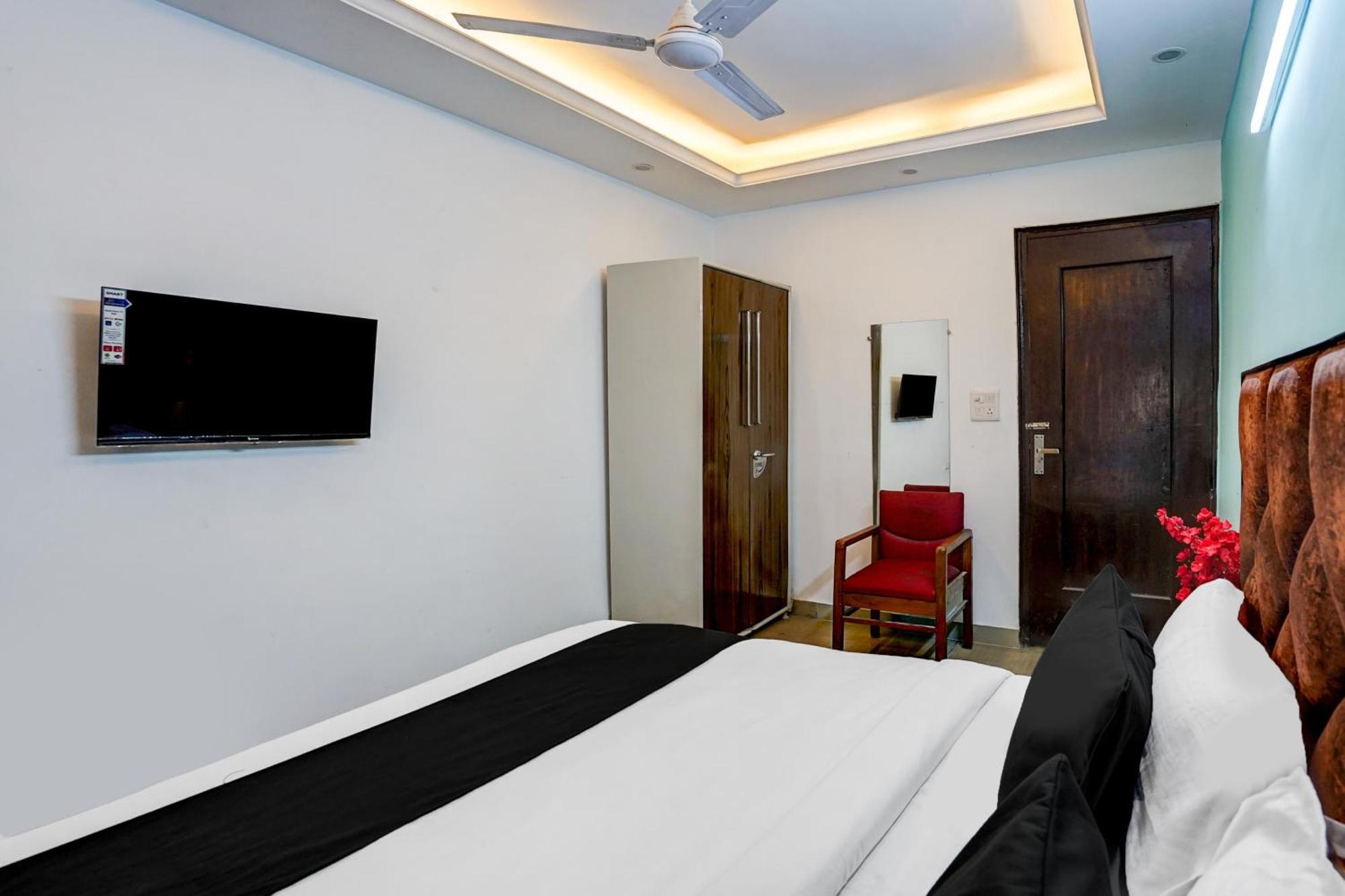 Hotel O Silver Key Kd Plaza Near Saket Metro Station Neu-Delhi Exterior foto