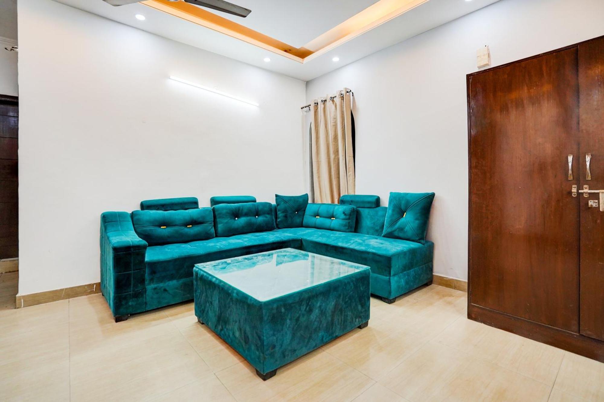 Hotel O Silver Key Kd Plaza Near Saket Metro Station Neu-Delhi Exterior foto